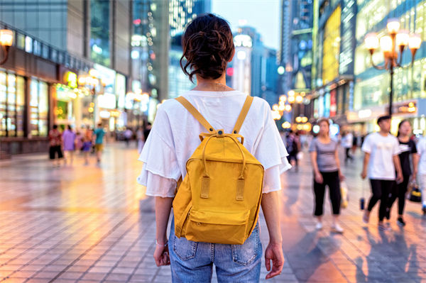 明年消費(fèi)市場總體態(tài)勢(shì)如何？企業(yè)對(duì)此有哪些啟示？